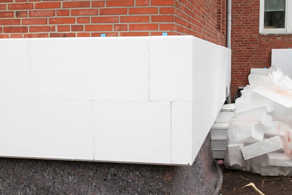 Изолация с EPS